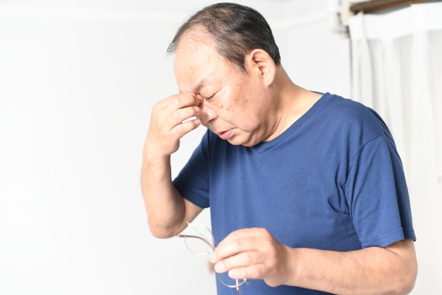飛蚊症とはどんな病気？放置するとどうなるのか