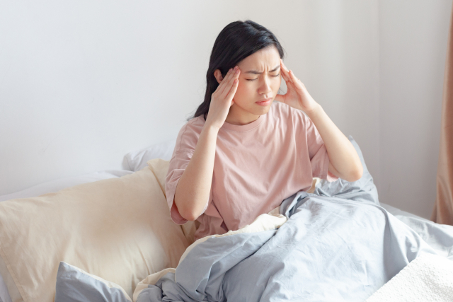 眼瞼下垂による頭痛と肩こりの関連性