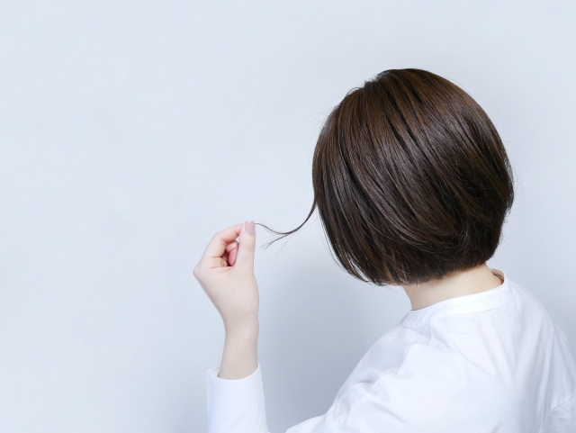 円形脱毛症の前兆と早期対策｜見逃しがちな症状と原因を徹底解説