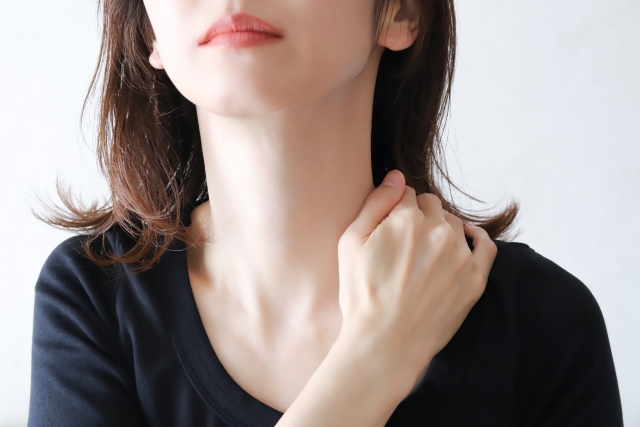 スマホ首の症状とは？原因と予防法を徹底解説