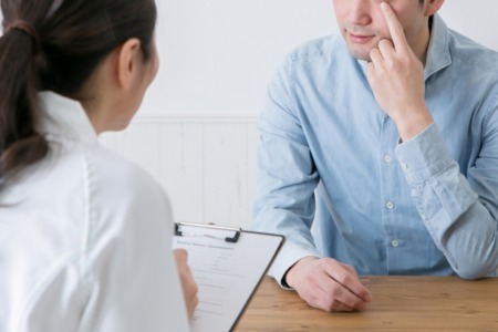 目のクマの原因と治し方｜美しい目元を取り戻すためのケア方法