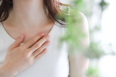 月経前症候群(PMS)と感じたら？症状と対策を知っておこう