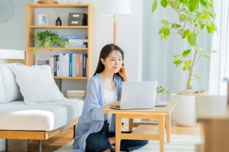 座りすぎが大腸がんリスクを上昇させる？座りすぎの影響と予防策