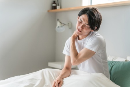 寝違えの治し方と予防法｜早く痛みを和らげるためのポイント