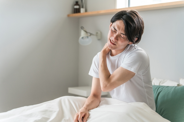 寝違えの治し方と予防法｜早く痛みを和らげるためのポイント