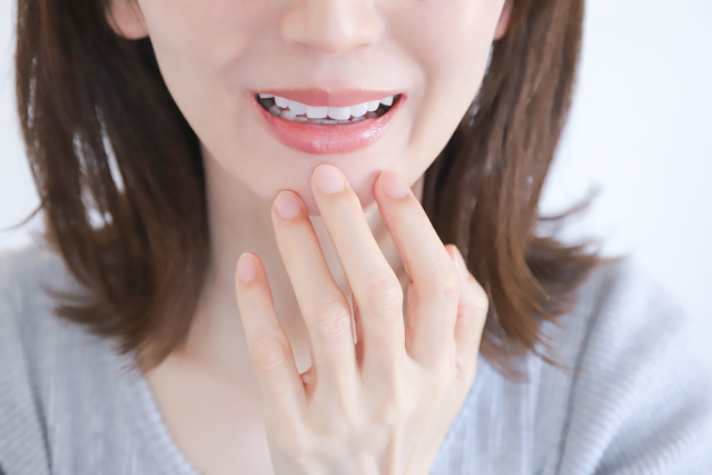 口腔乾燥症の原因と対策｜症状緩和へのステップと生活習慣の見直し