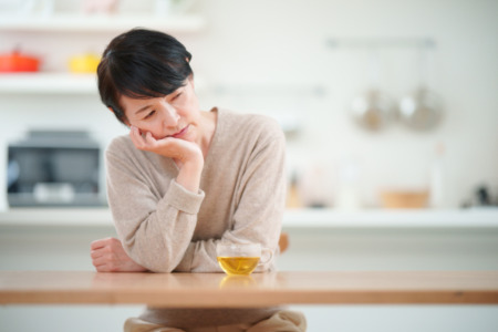 女性ホルモンの減少のサインと対処法｜体と心の変化に気づくために