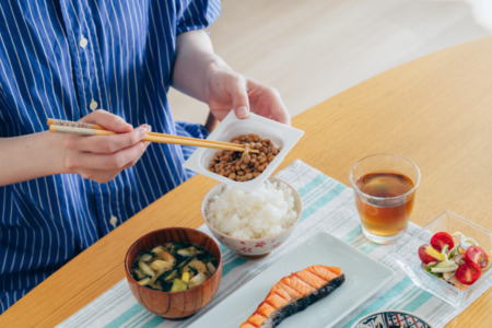 納豆を食べると血糖値にどう影響するか｜健康効果と注意点